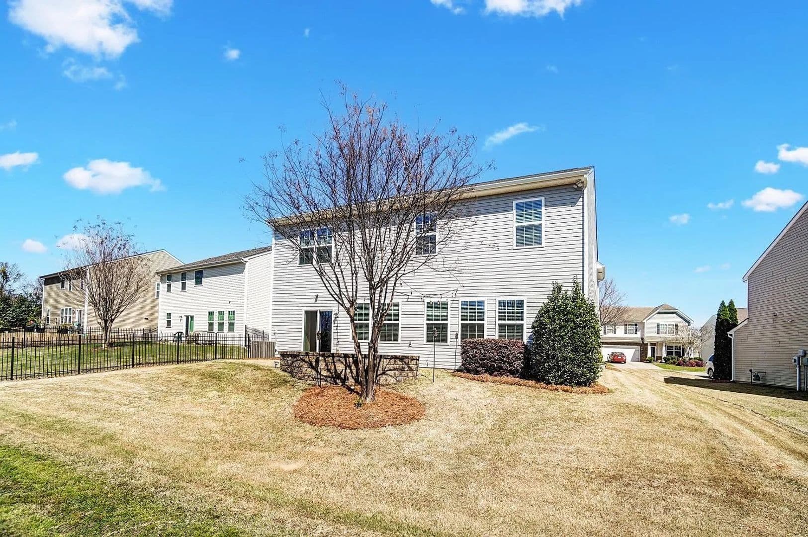 Pineville House: 14420 Green Birch Dr