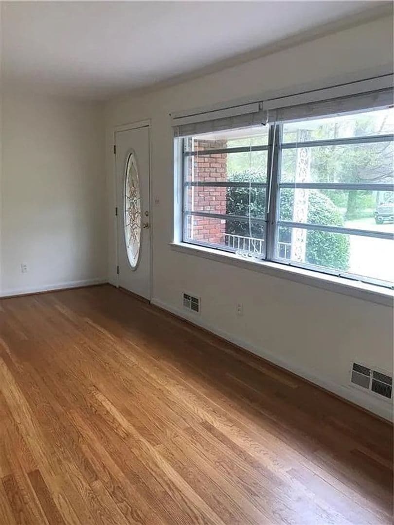 Smyrna House: 805 Flagler Cir