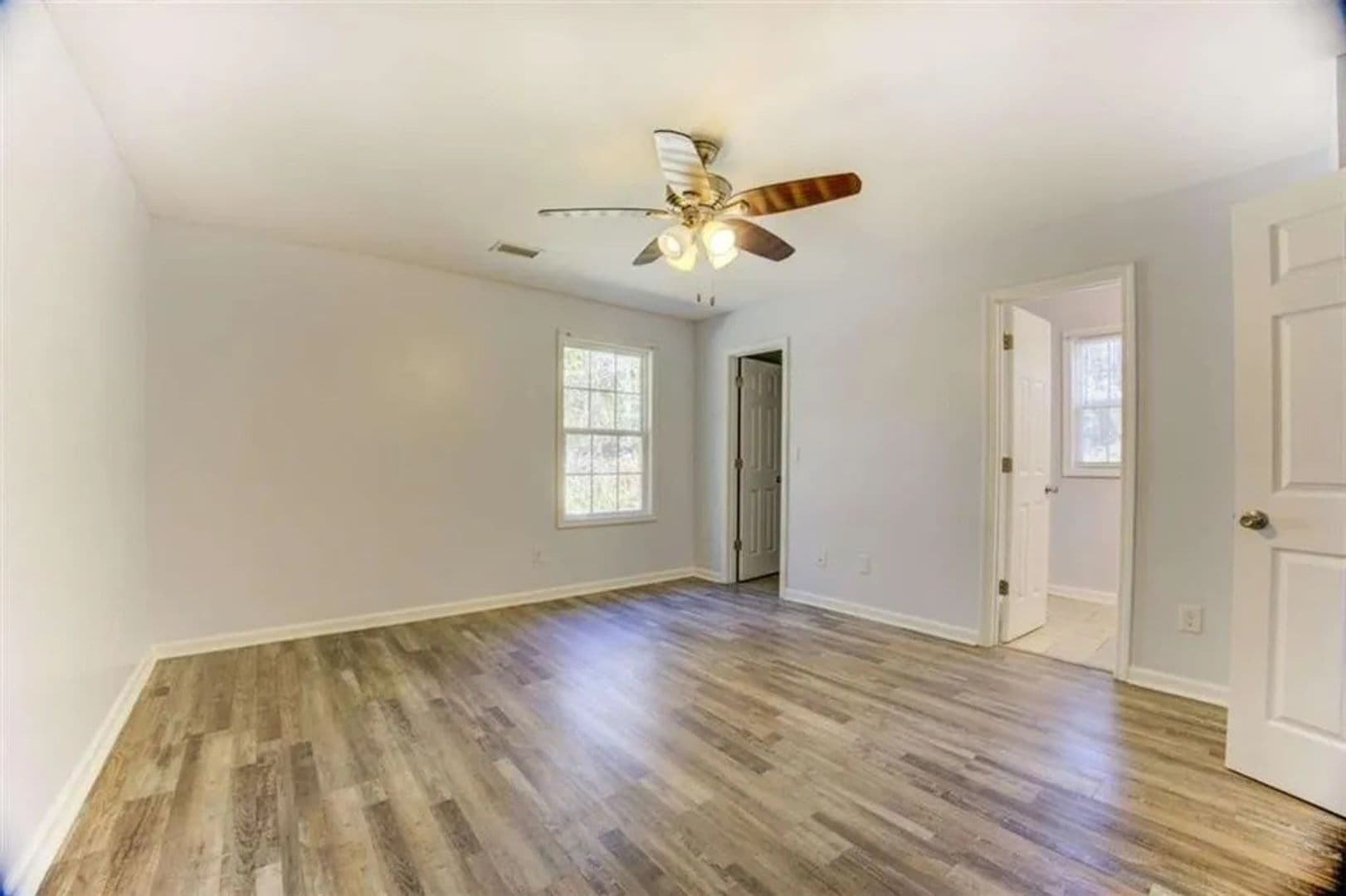Covington House: 915 Navajo Trl