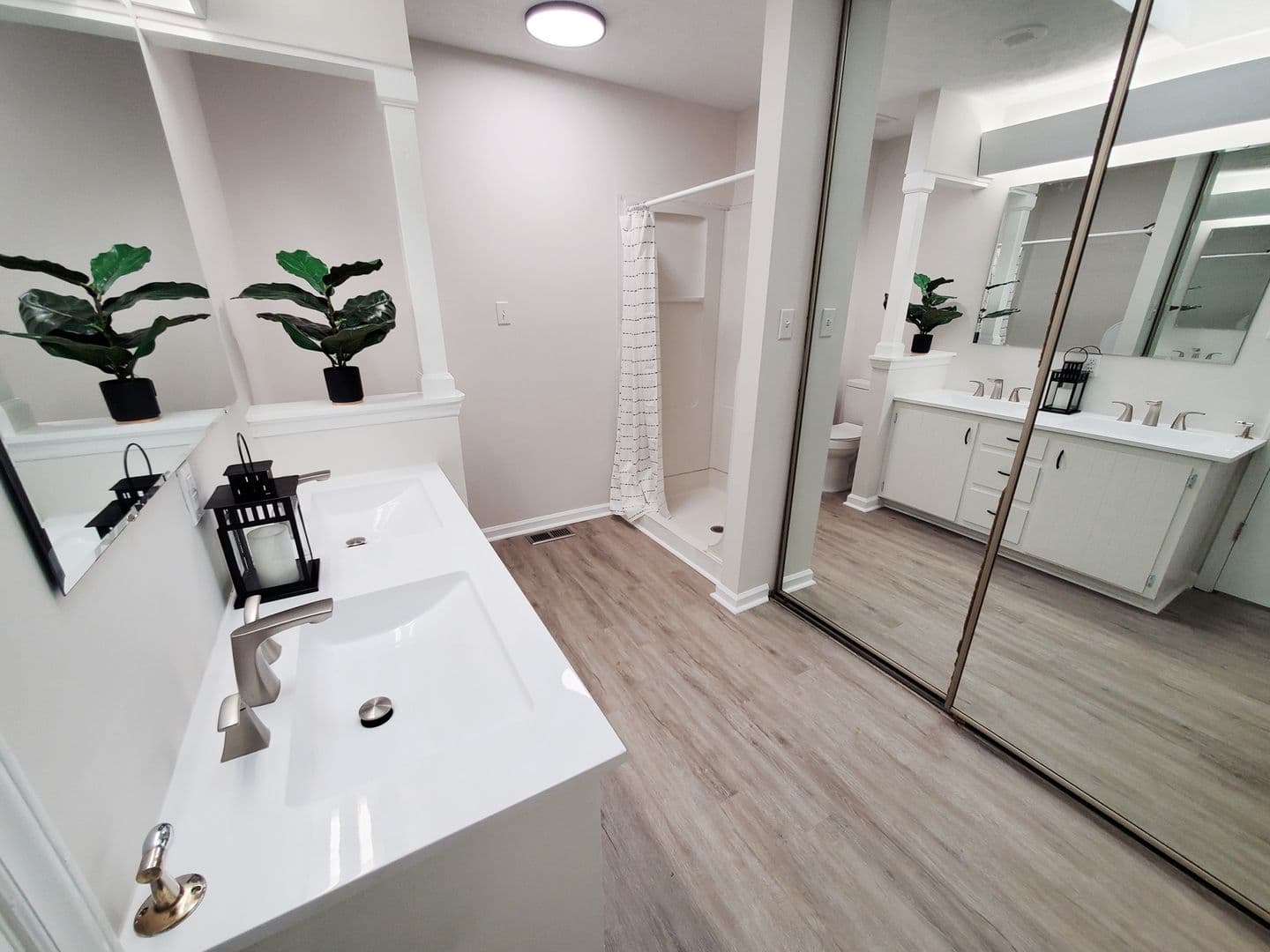 Raleigh House: 2824 Henslowe Dr