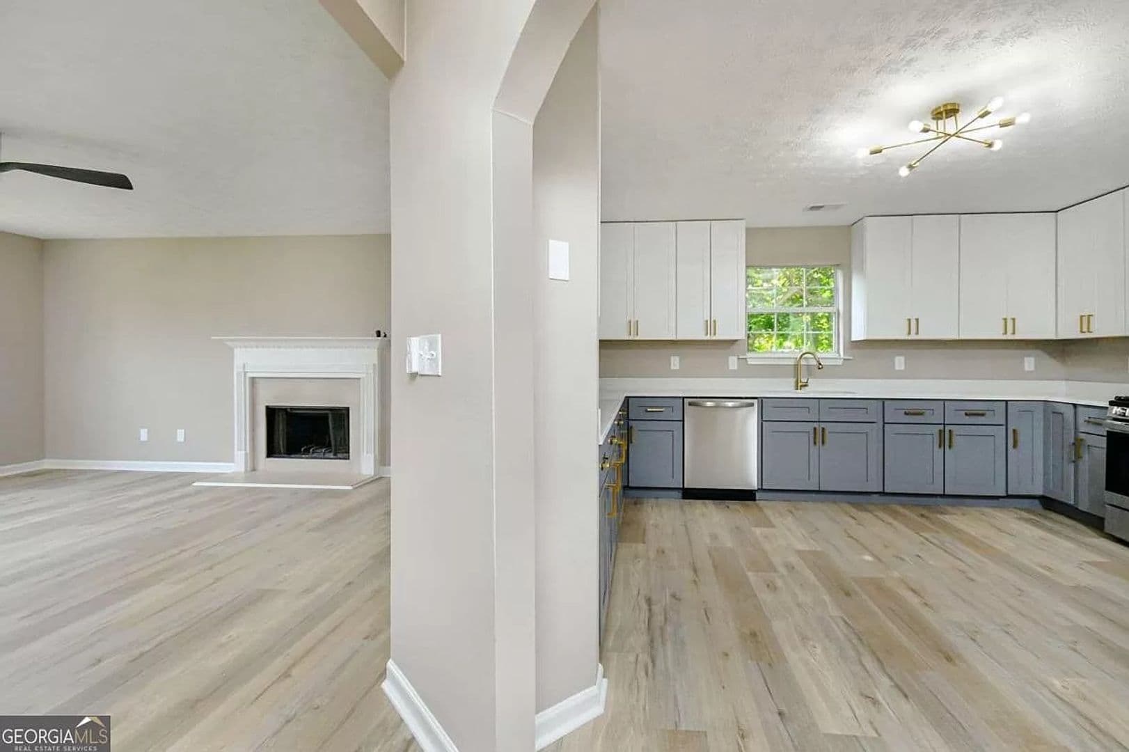 Decatur House: 3840 Brown Dr