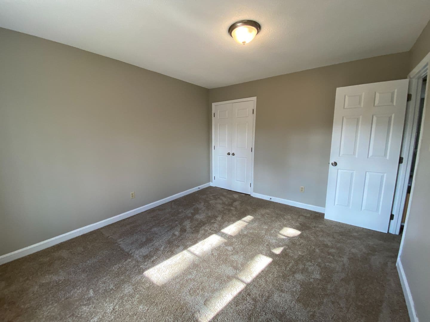 Raleigh House: 216 Woods Ream Dr