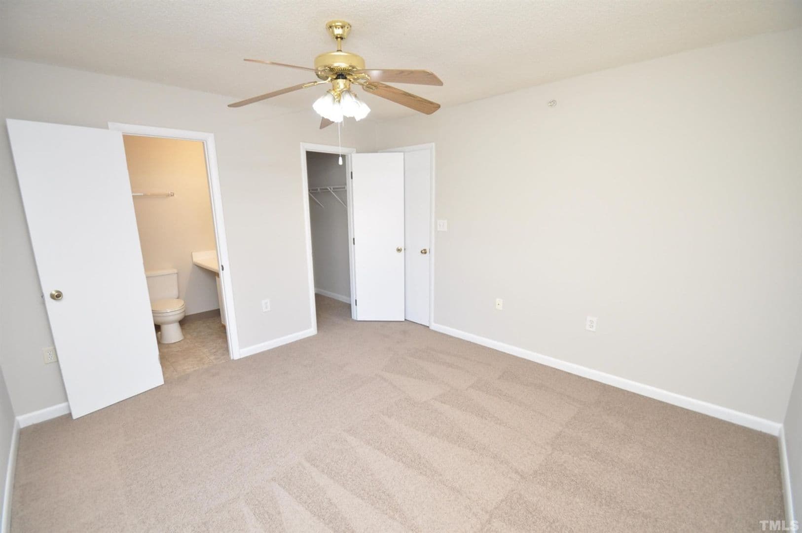 Raleigh House: 1331 #302 Crab Orchard Dr