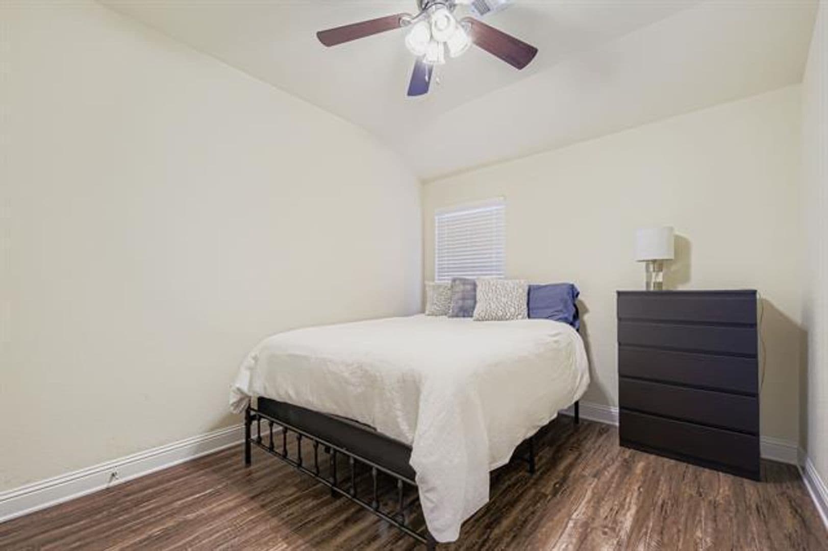 Fort Worth House: 5709 Broad Bay Ln