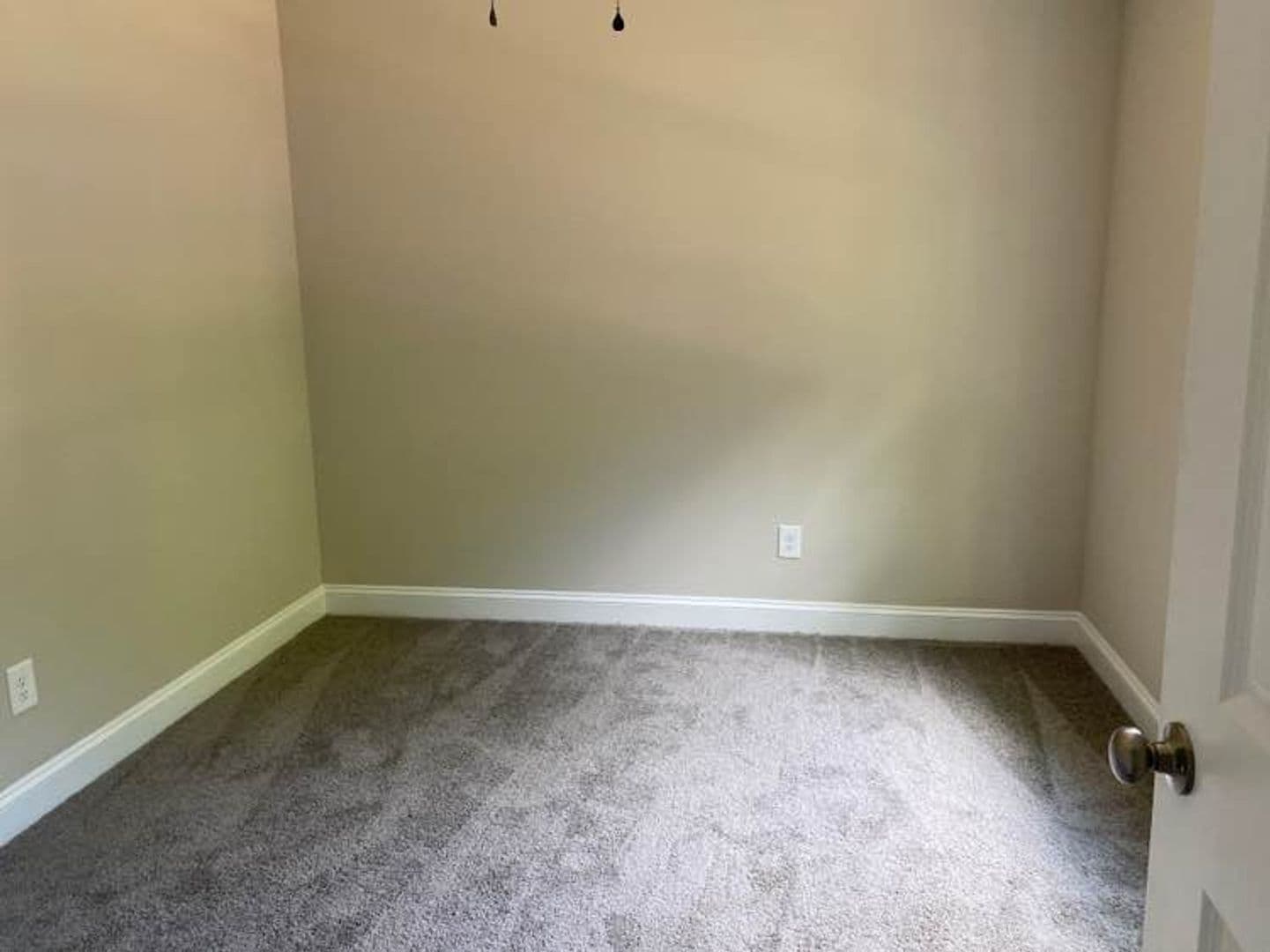 Charlotte House: 2628 Kenhill Dr
