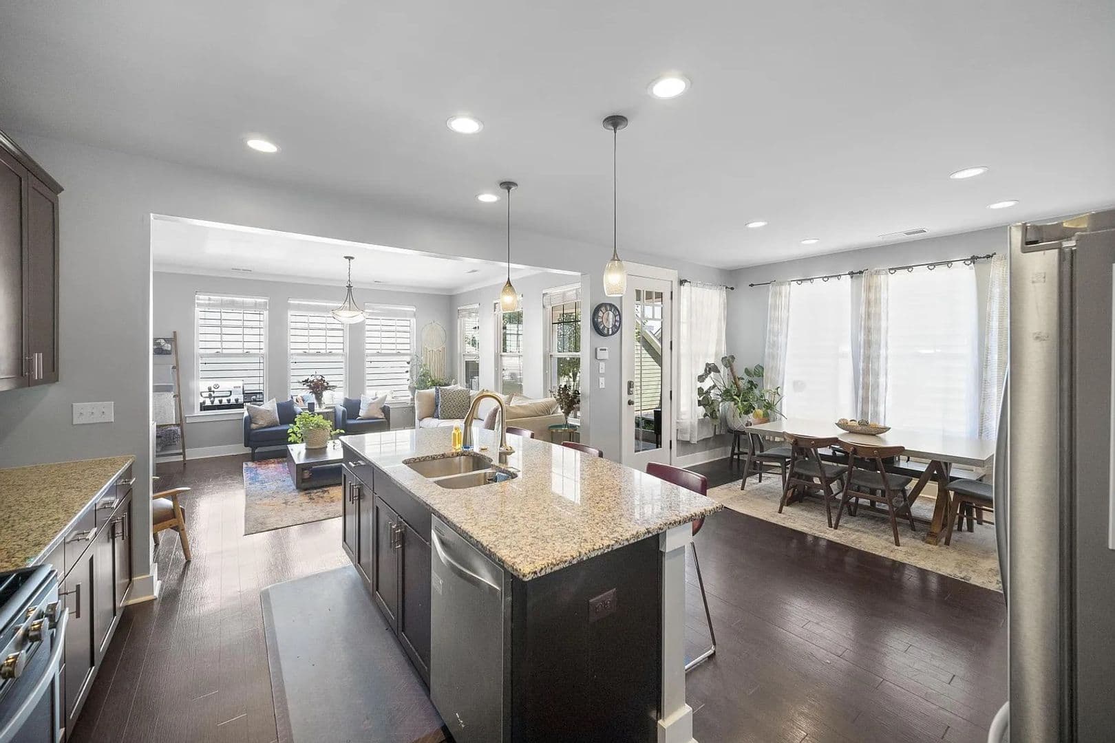 Charlotte House: 2435 Double Oaks Rd