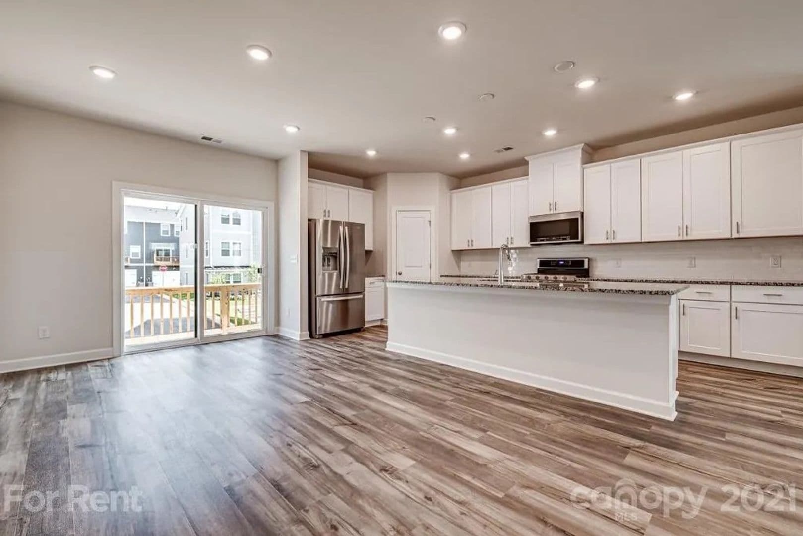 Charlotte House: 2022 Tears Ln