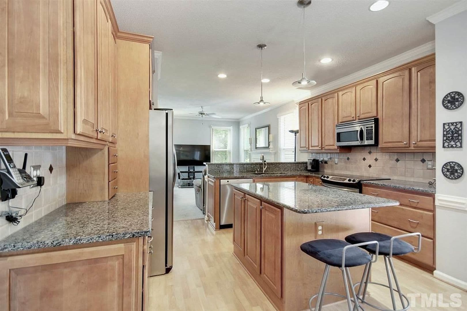 Raleigh House: 3209 Daingerfield Dr