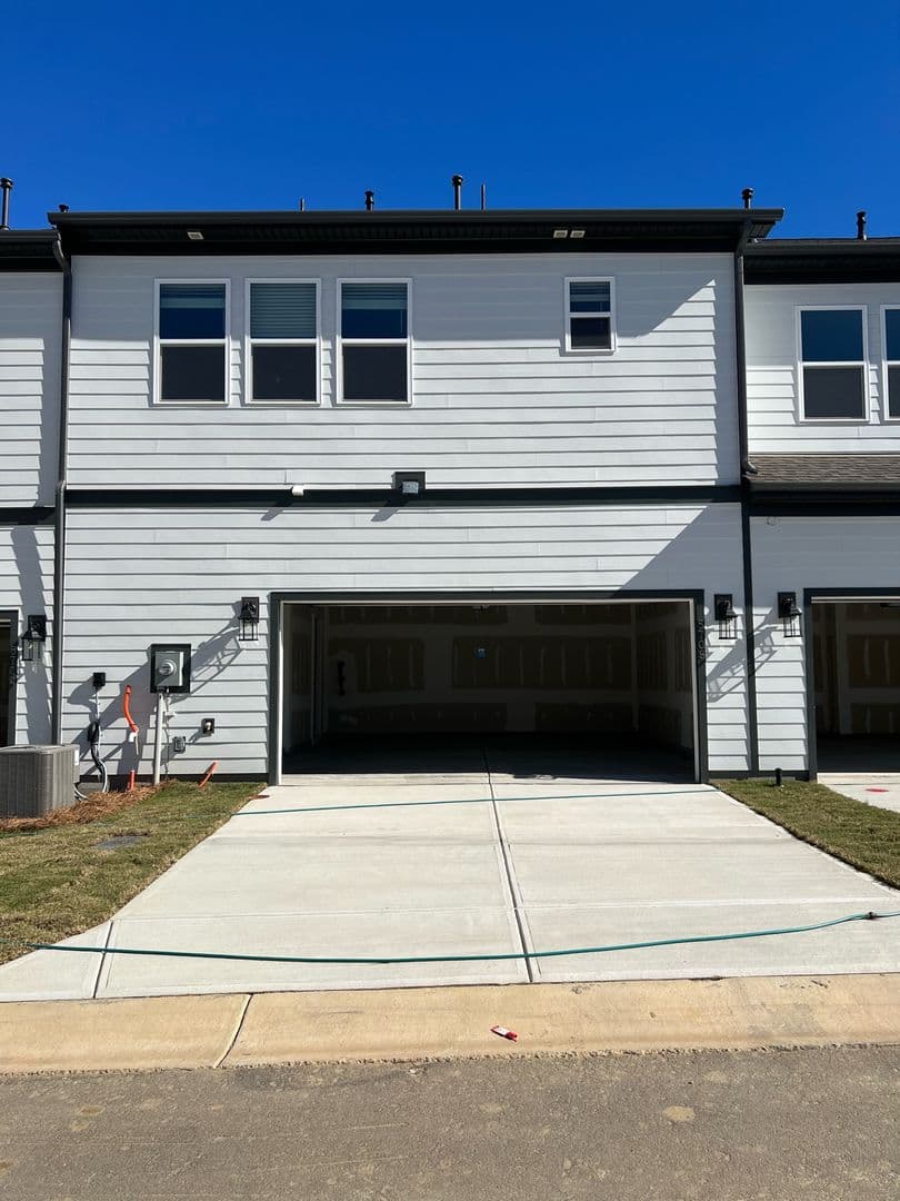 Harrisburg House: 5708 Rivulet Wy