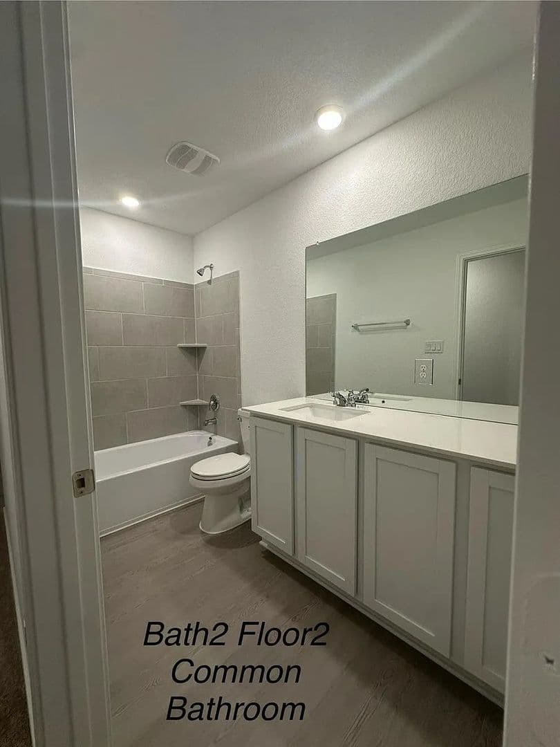 Leander House: 1320 Pickerel St