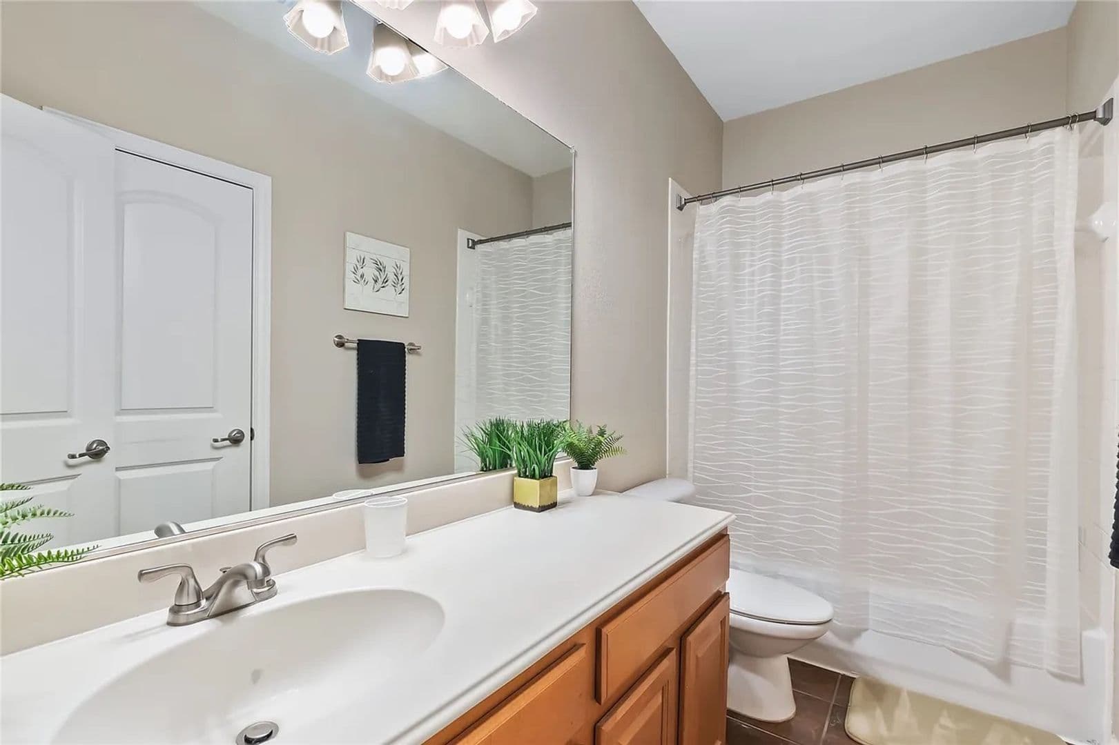 Irving House: 1347 Chase Ln