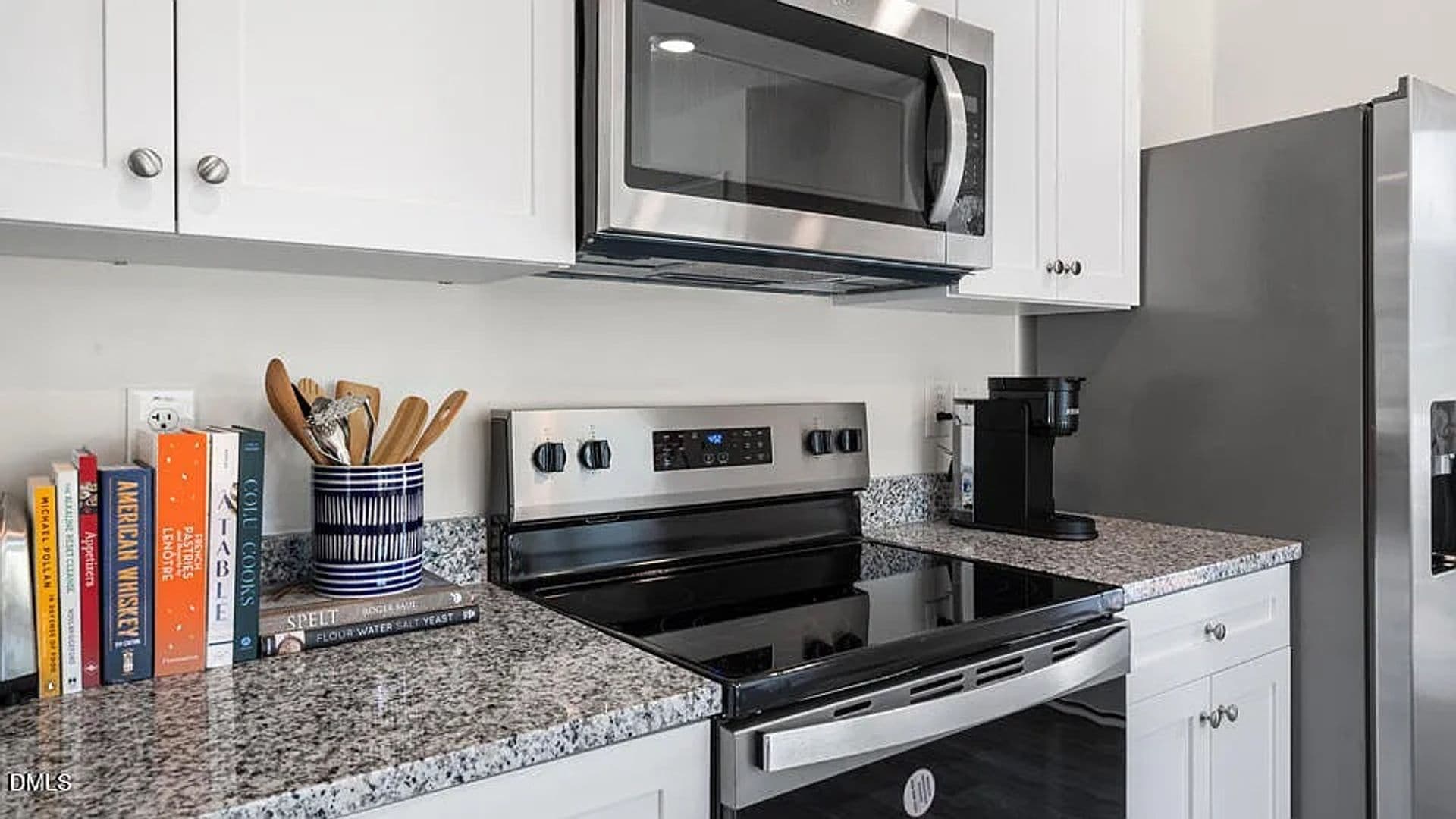 Raleigh House: 8510 Beckett Chase Wy
