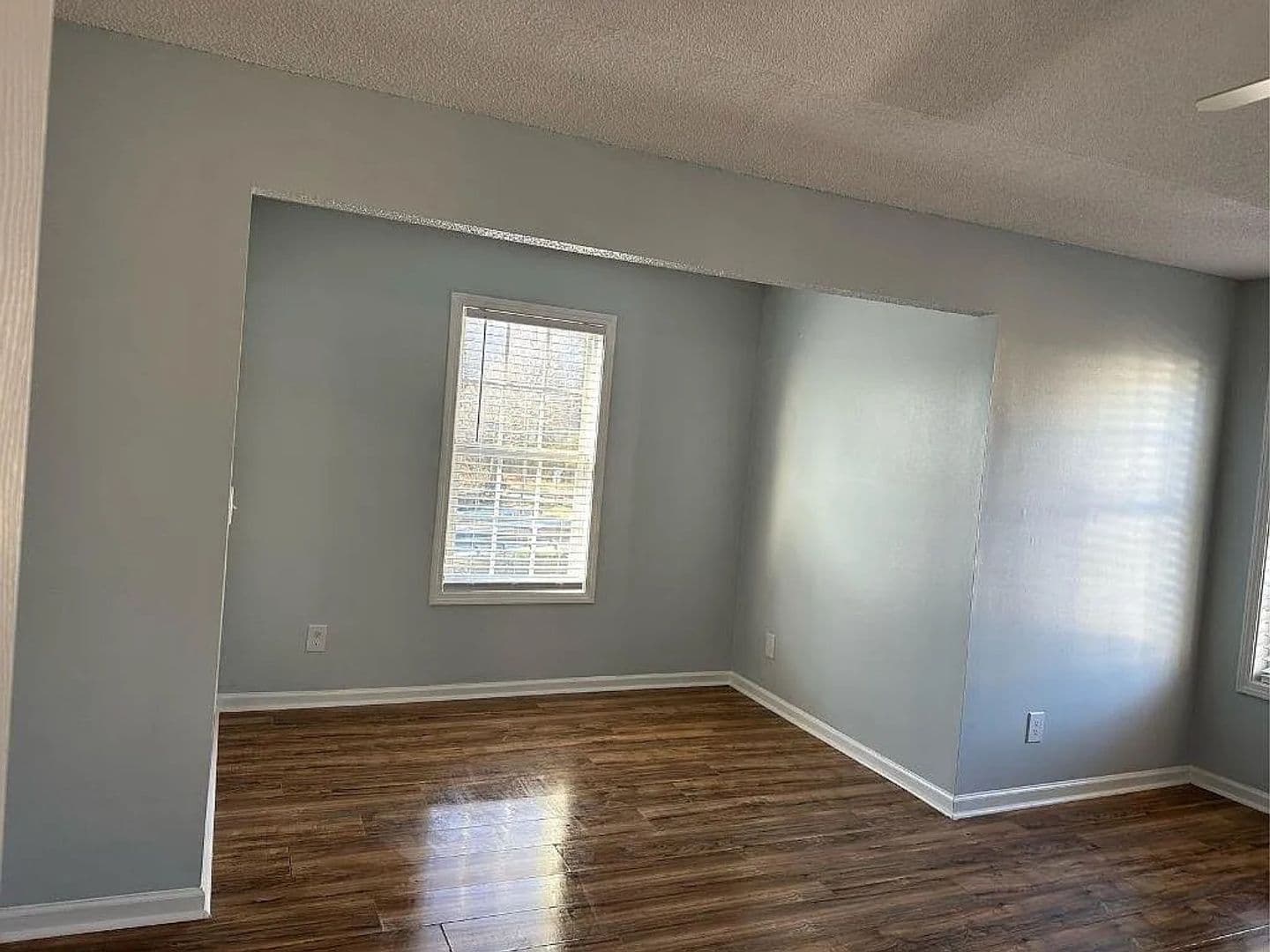 Grayson House: 1261 Lakeview Rd