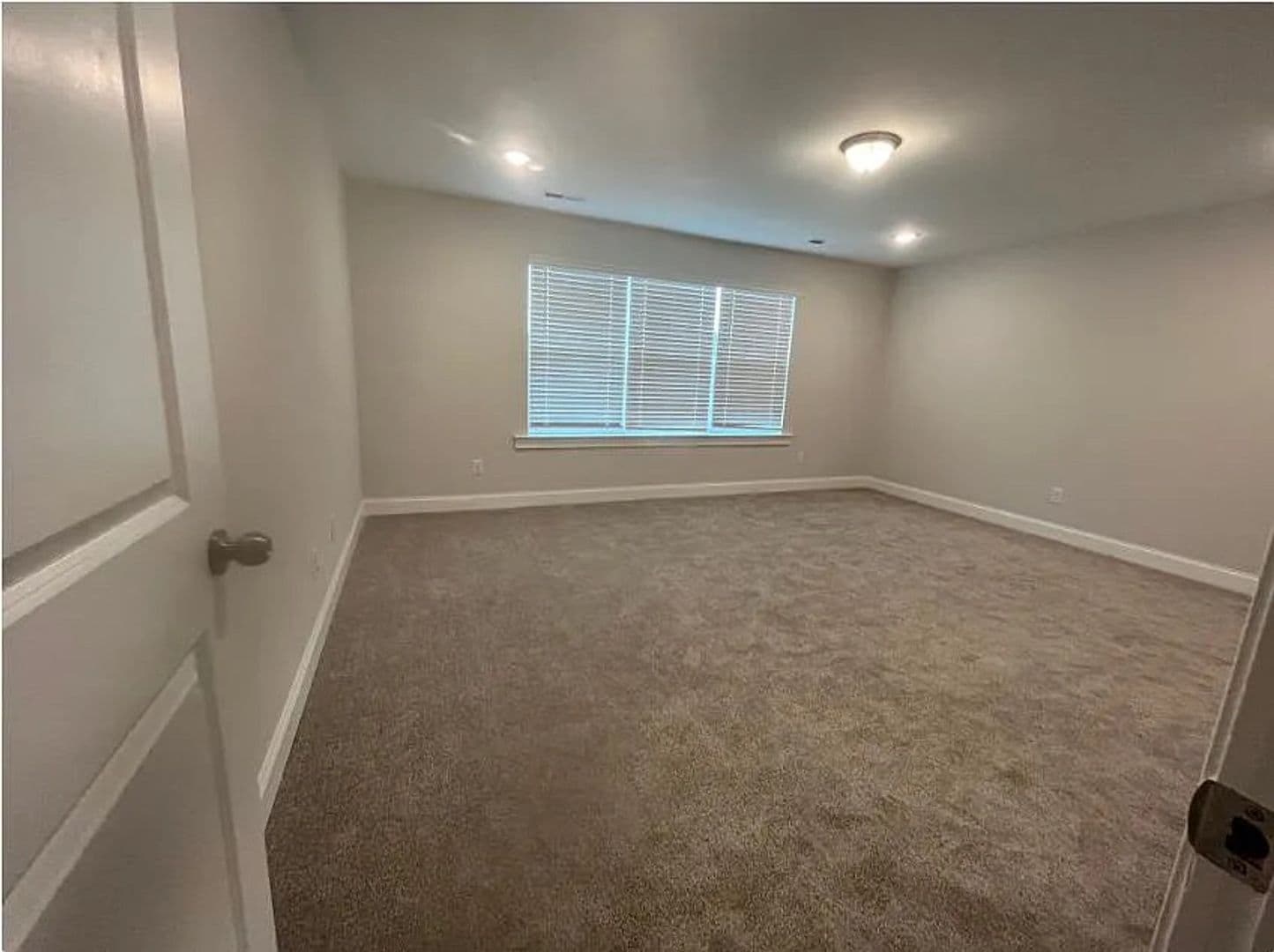 Apex House: 330 Old Grove Ln