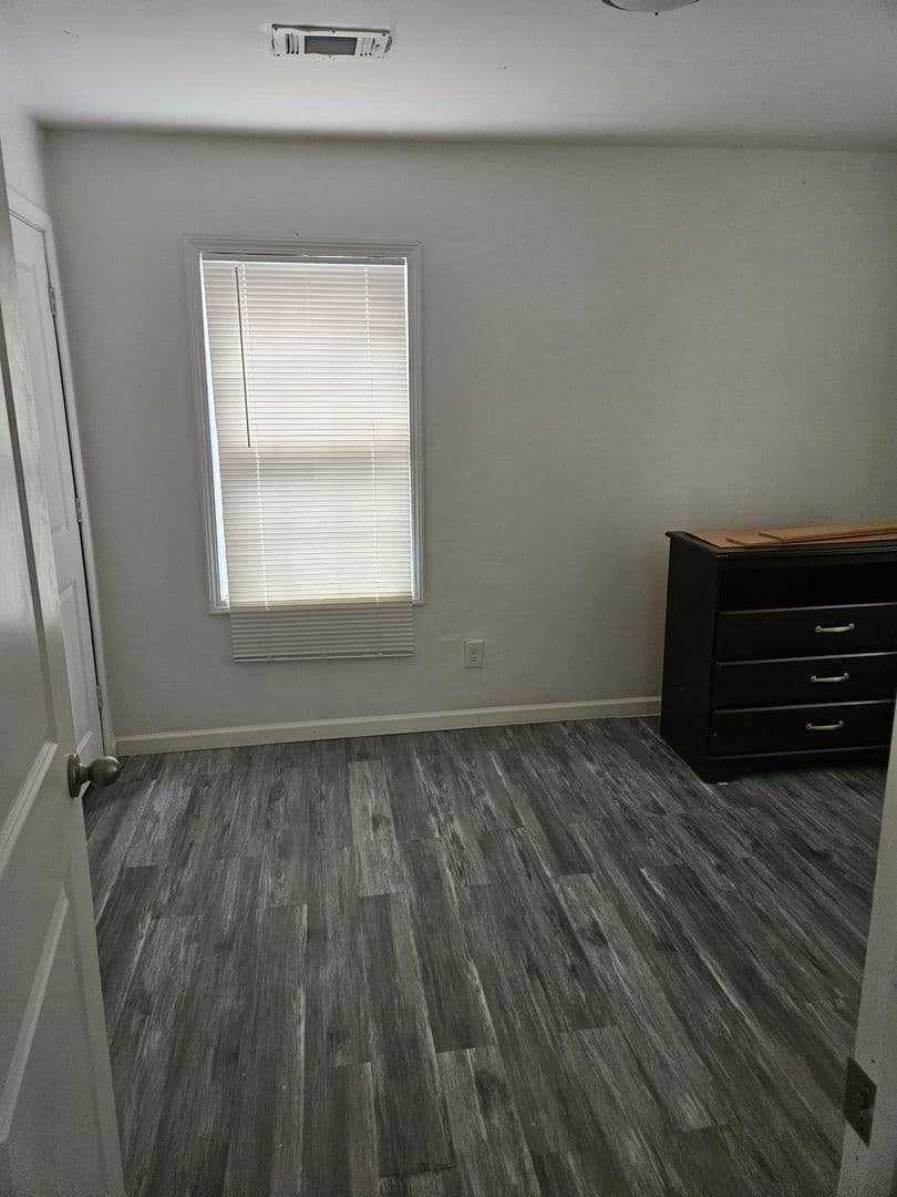 Atlanta House: 240 Whitaker Cir NW