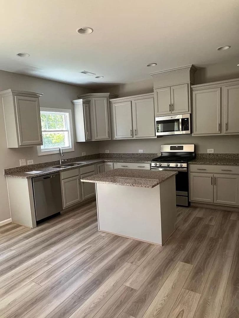 Raleigh House: 1513 Tawny View Ln