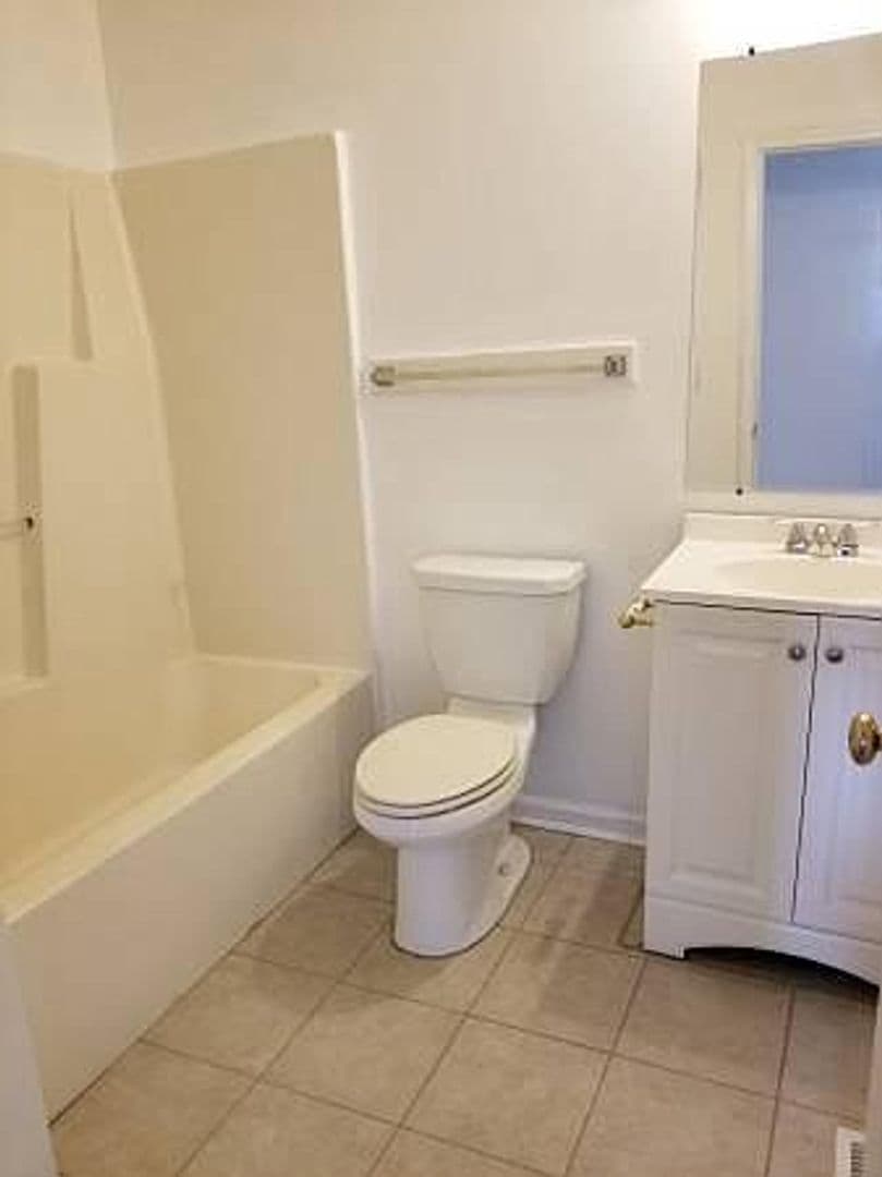 Raleigh House: 7308 Renyard Ct
