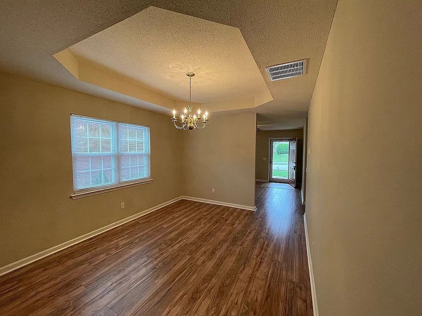 Cartersville House: 44 Pointe N Dr