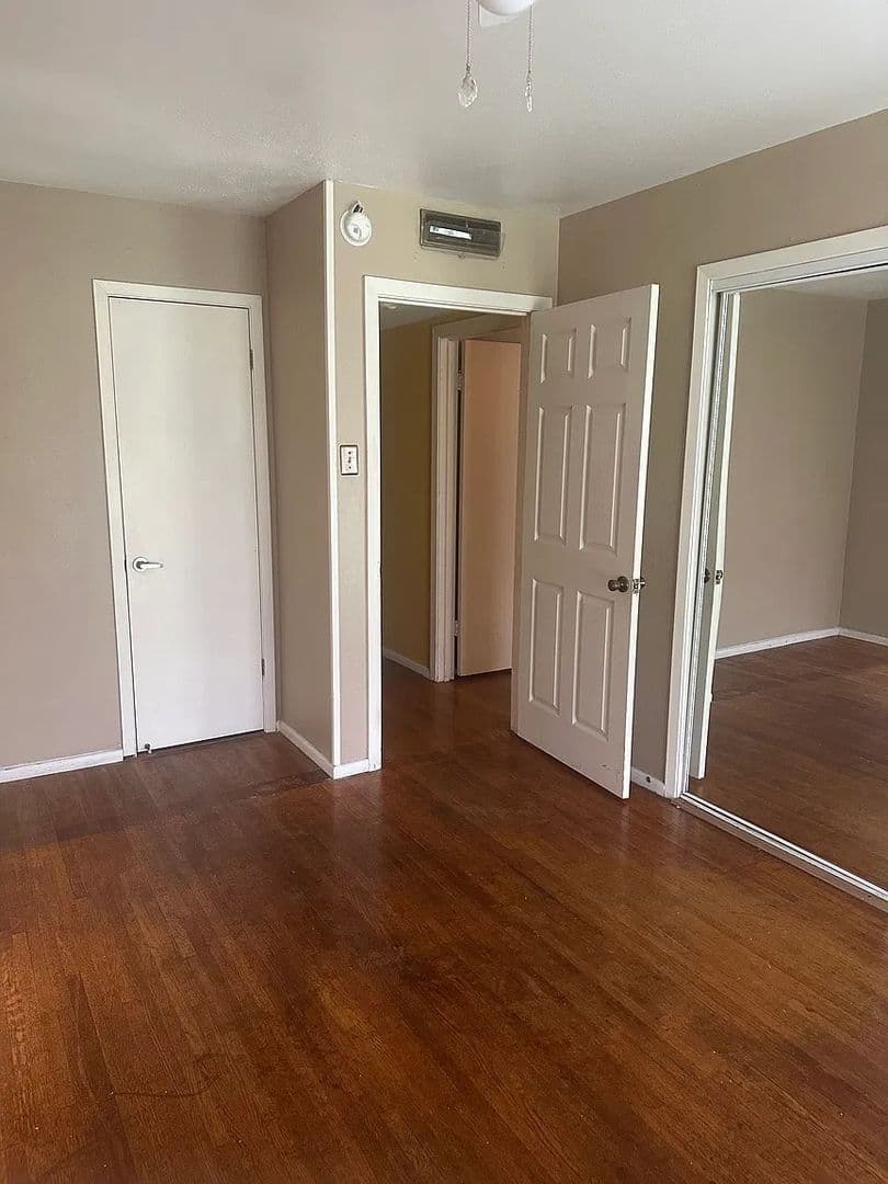 San Antonio House: 1203 Arroya Vista Dr