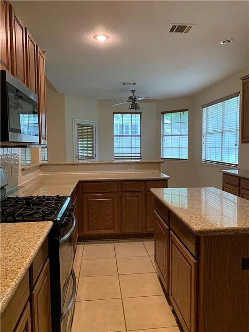 Round Rock House: 1724 Fort Grant Dr