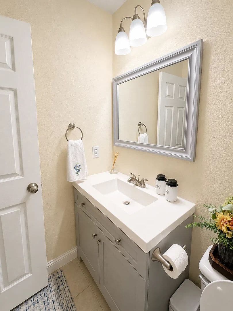 Austin House: 8321 Dulac Dr