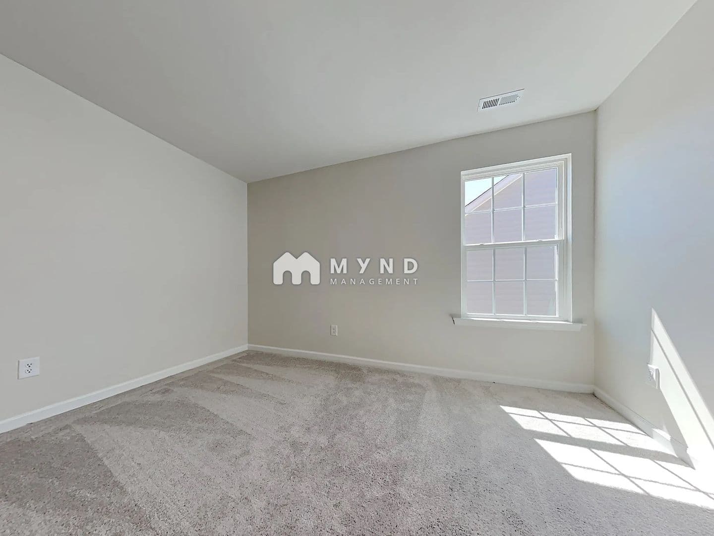 Charlotte House: 15100 Moulin Ct Dr