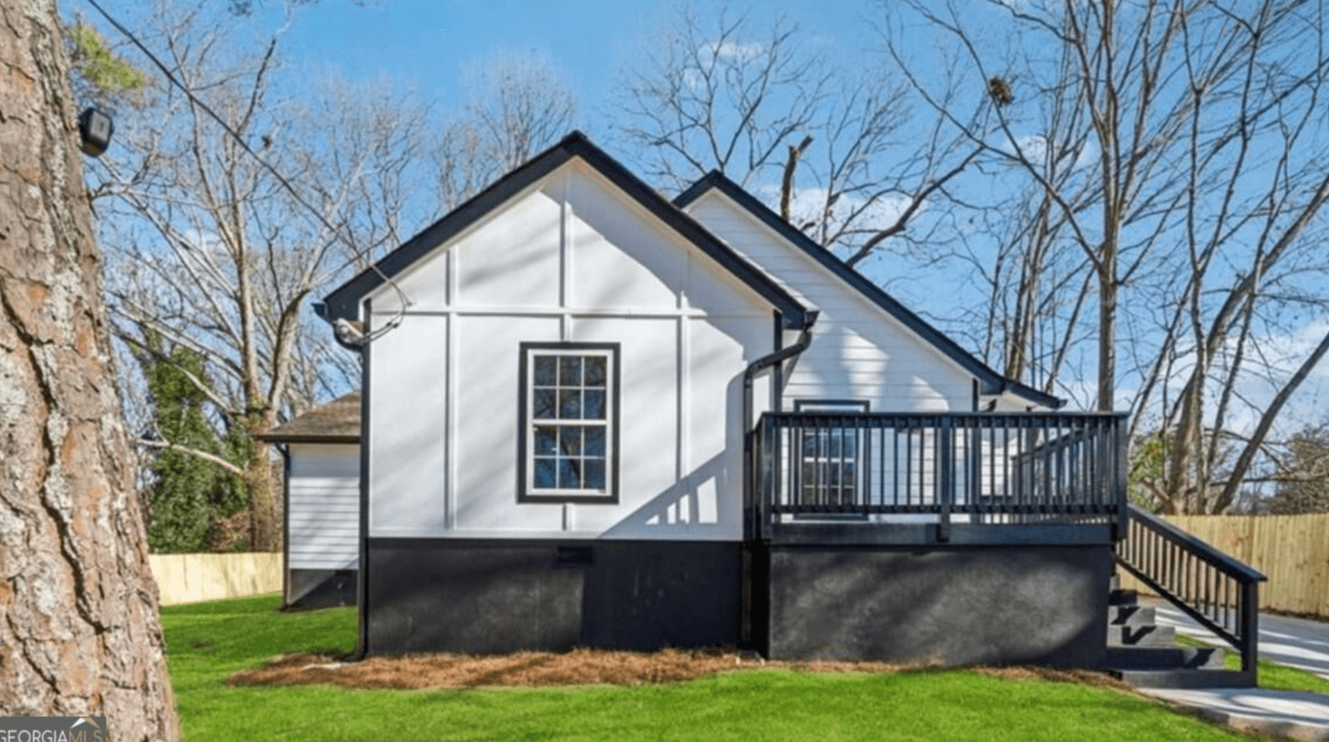 College Park House: 3482 Atlanta St