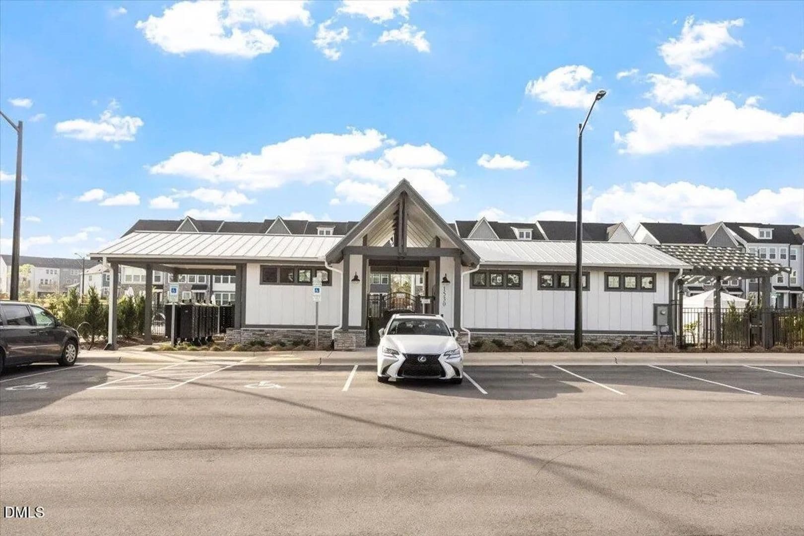 Knightdale House: 522 Billingshurst Wy