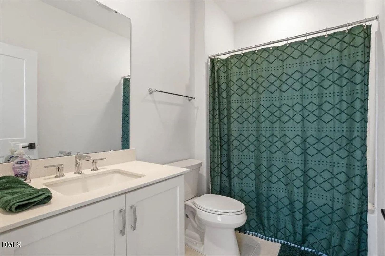 Knightdale House: 522 Billingshurst Wy