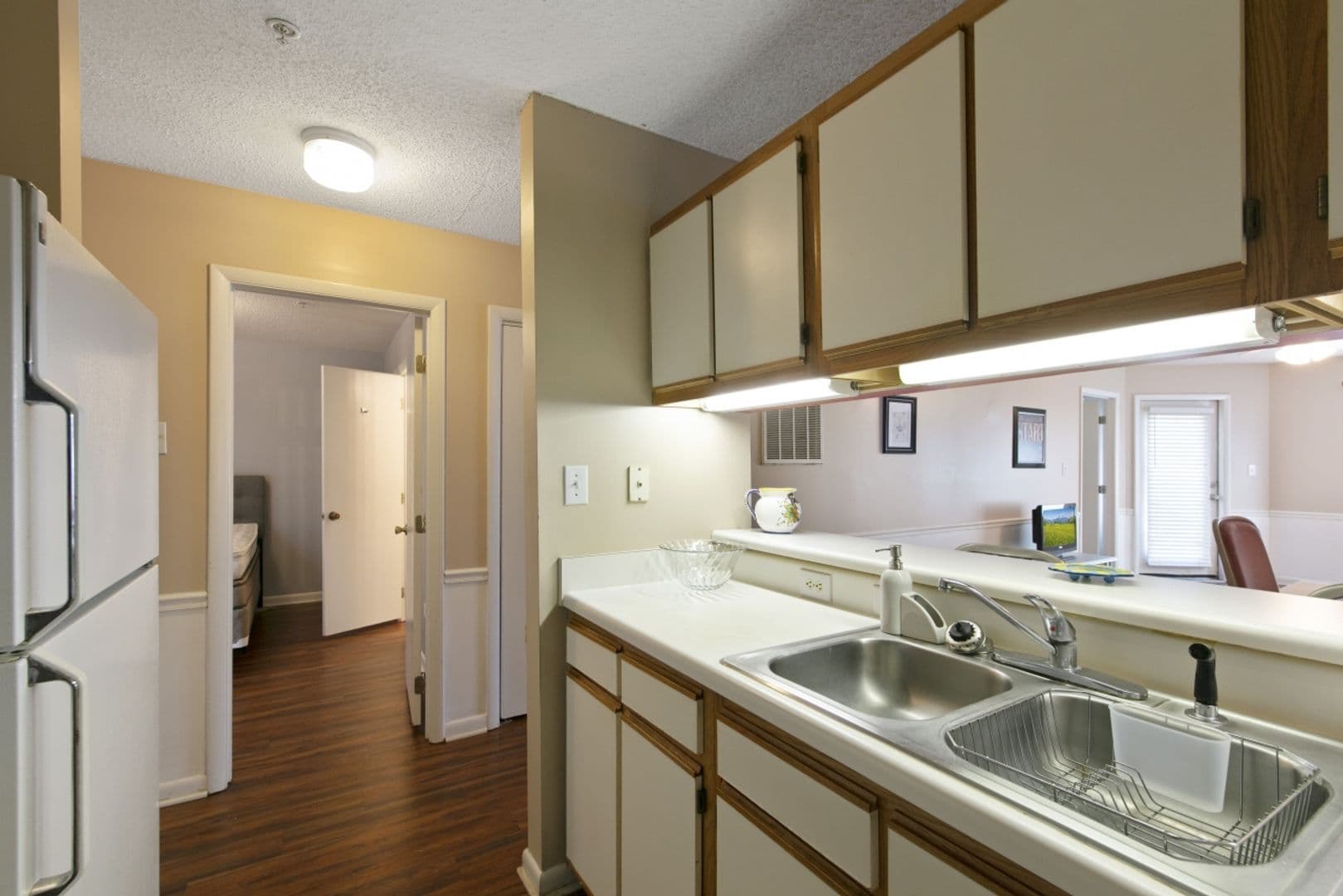 Raleigh House: 1251 #002 University Ct