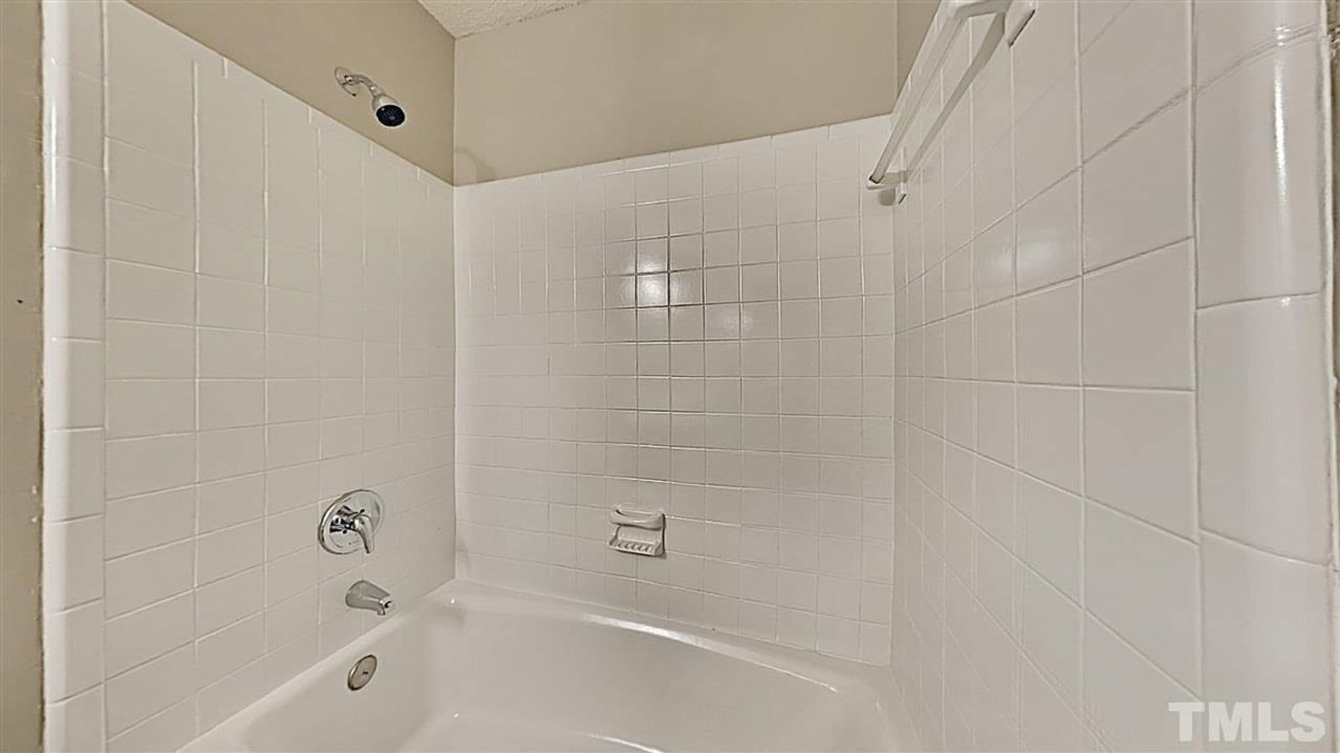 Raleigh House: 216 Woods Ream Dr