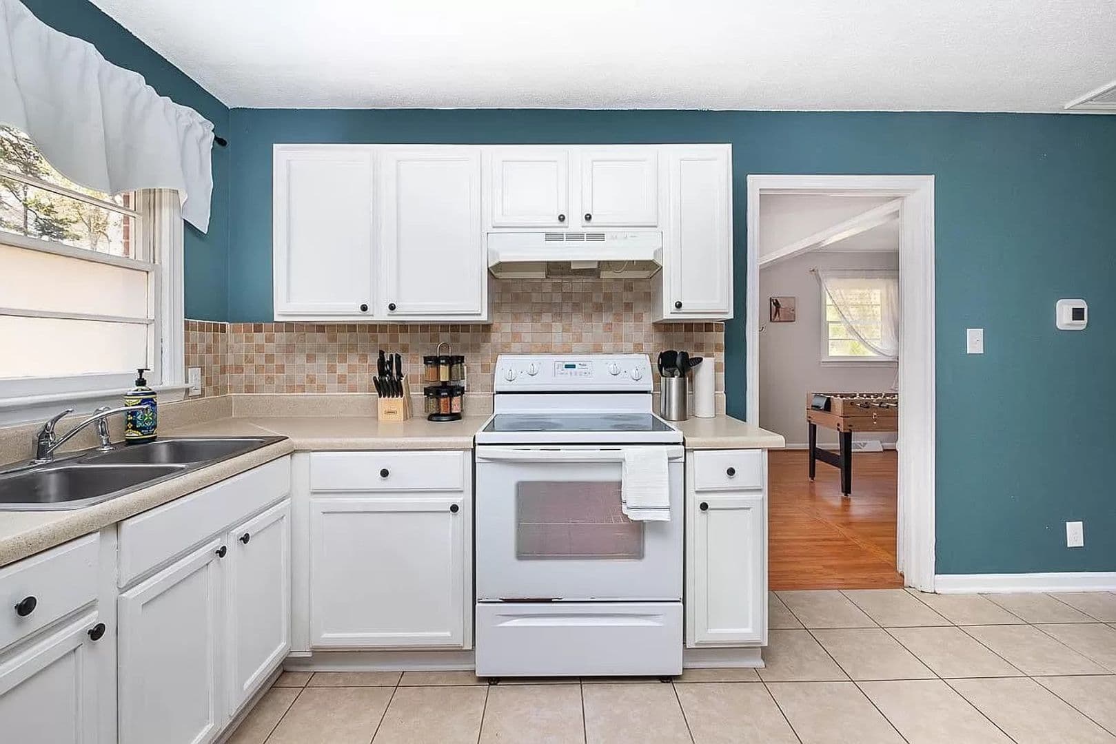 Durham House: 123 Archdale Dr