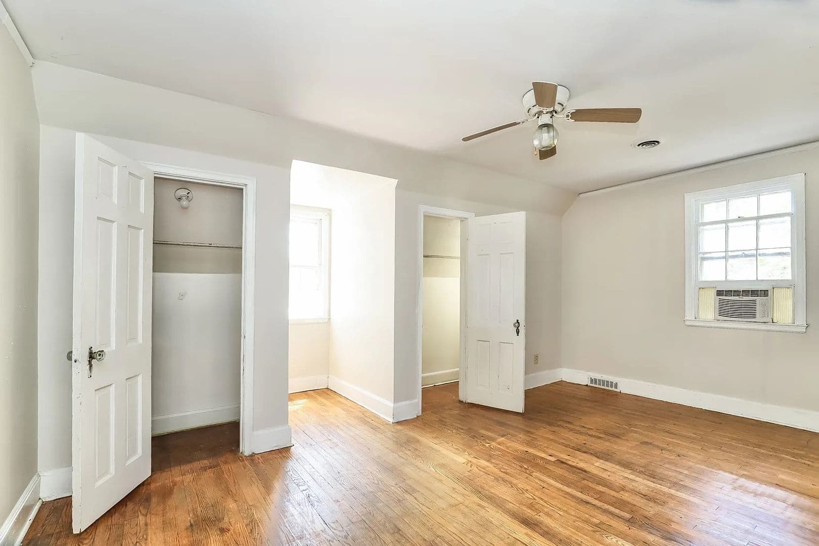 Greensboro House: 412 S Josephine Boyd St