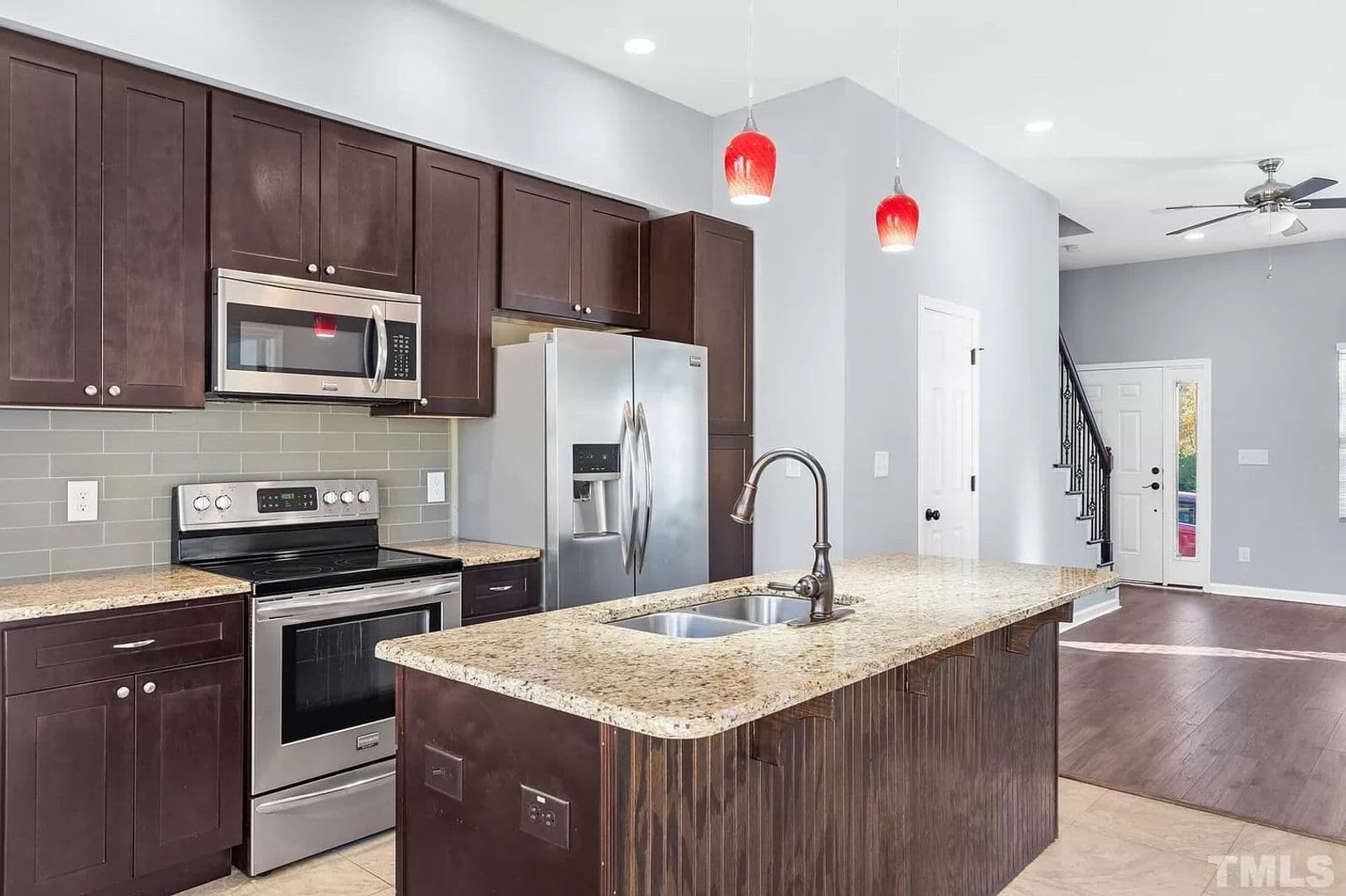 Raleigh House: 129 #102 Pineland Cir