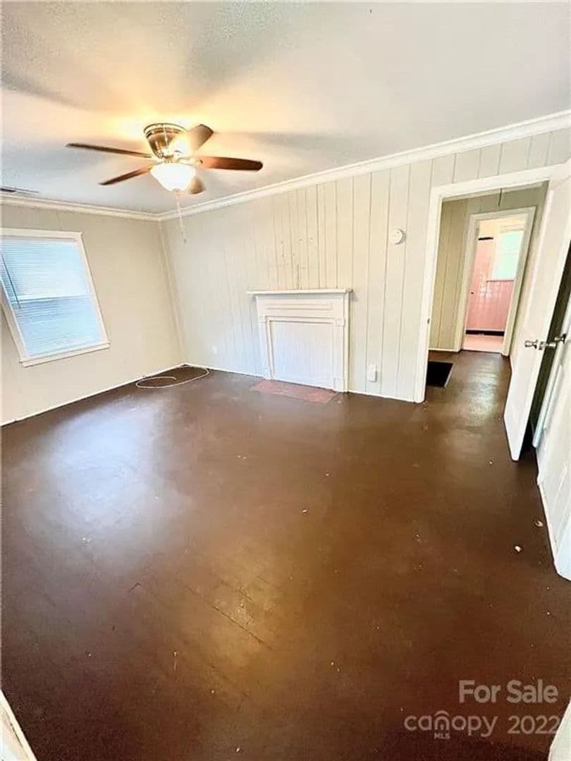 Charlotte House: 1425 Remount Rd