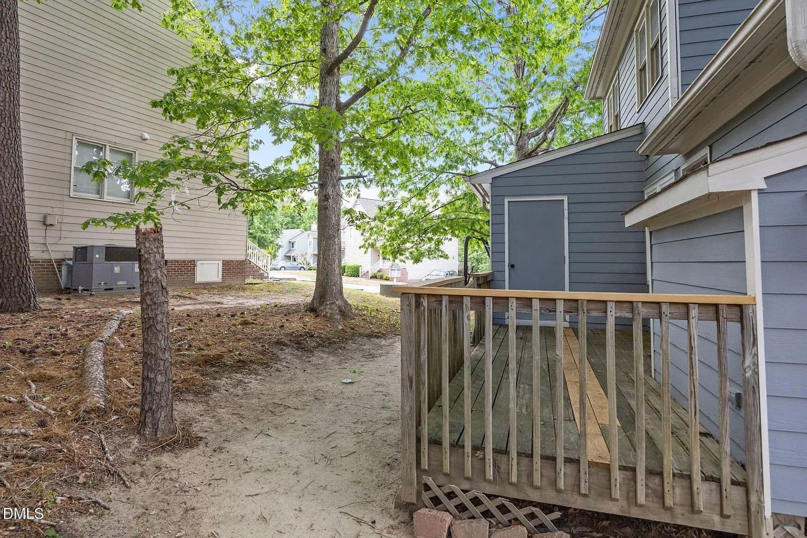 Raleigh House: 1627 Oakland Hills Way