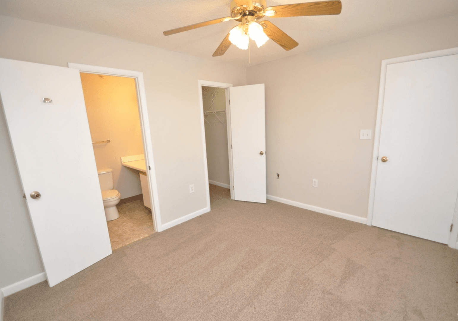 Raleigh House: 1331 #302 Crab Orchard Dr