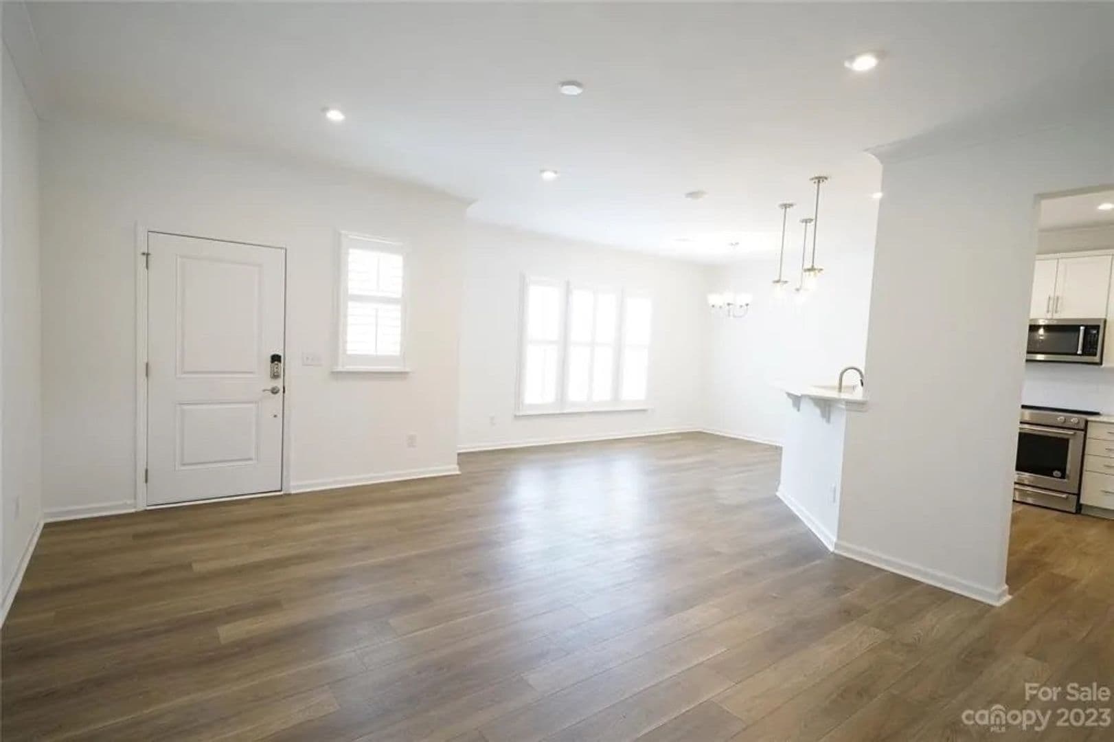 Charlotte House: 22047 Lani Dr