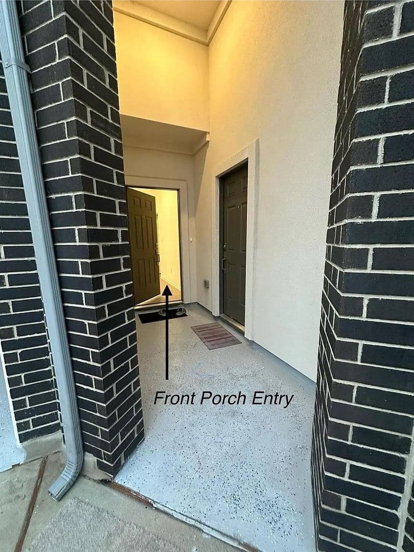 Leander House: 1320 Pickerel St