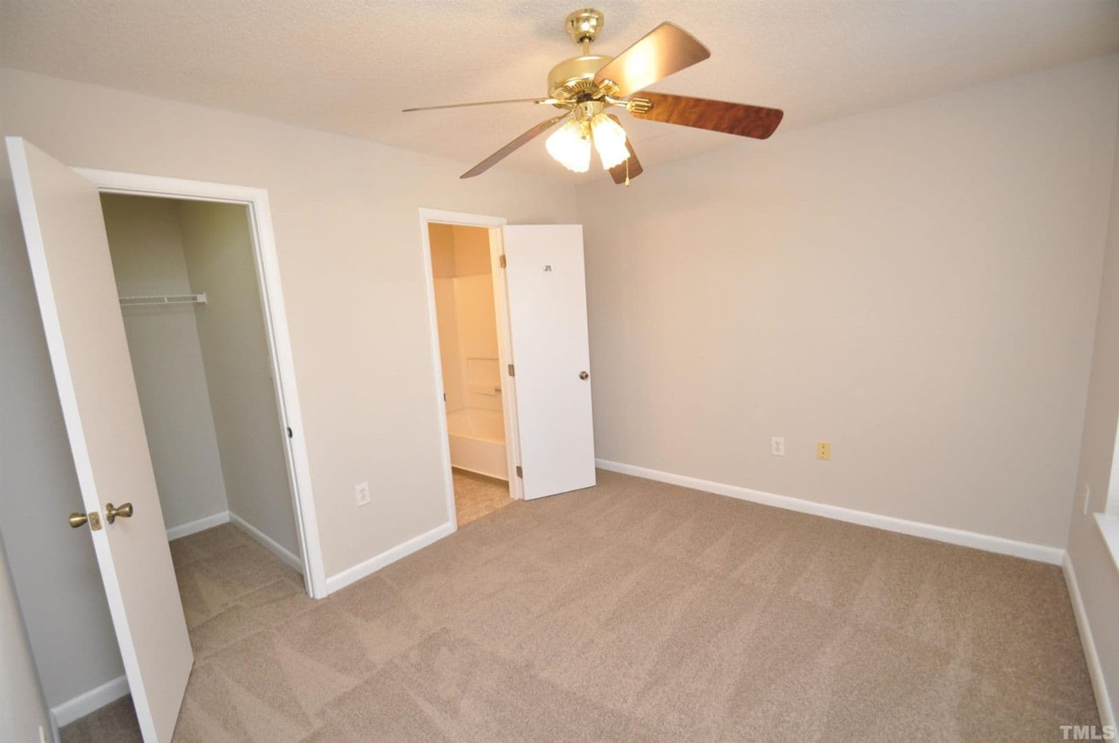 Raleigh House: 1331 #302 Crab Orchard Dr