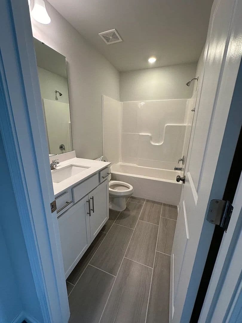 Raleigh House: 5024 Arkrose Dr
