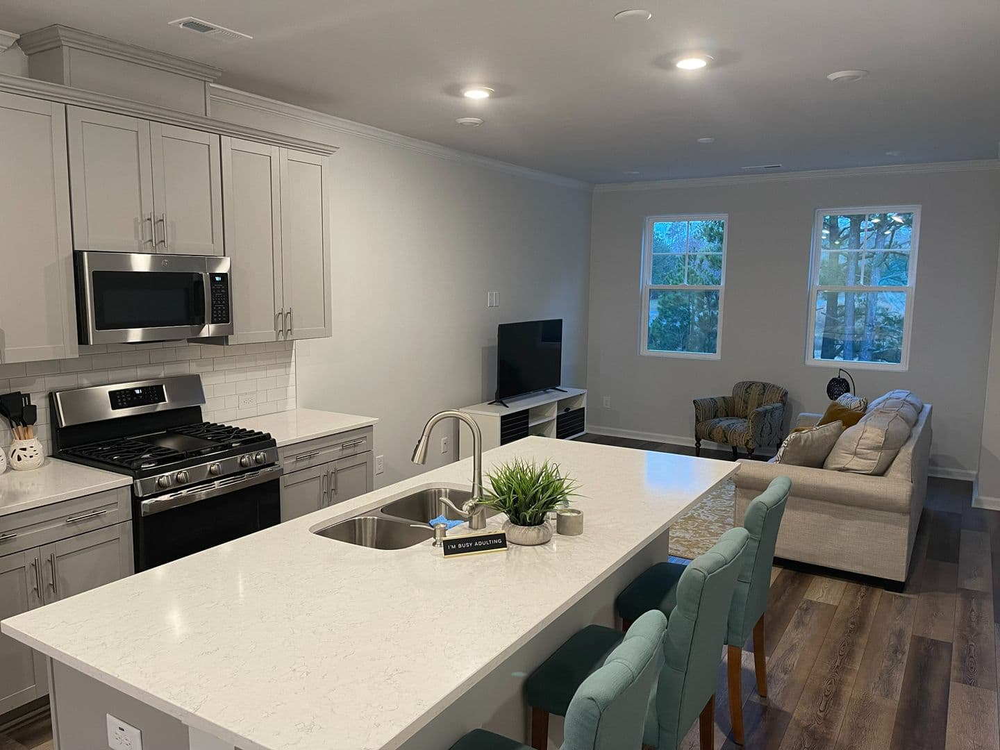 Raleigh House: 6408 Astor Elgin St