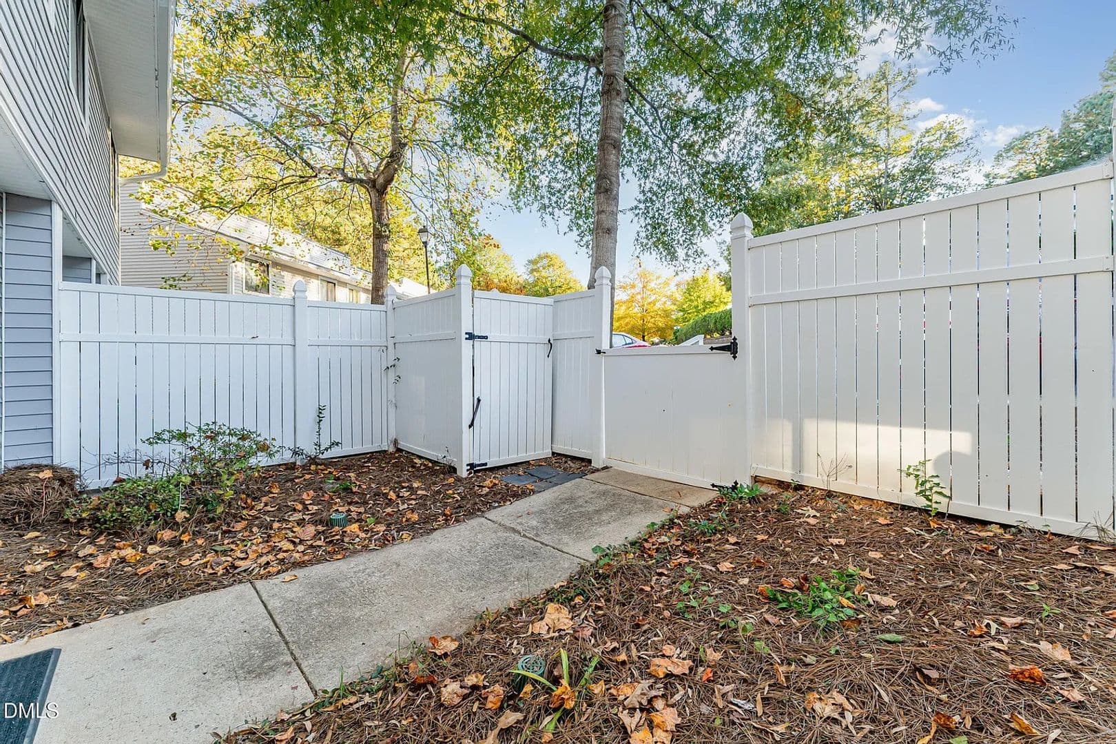 Raleigh House: 7320 Sandy Creek Dr