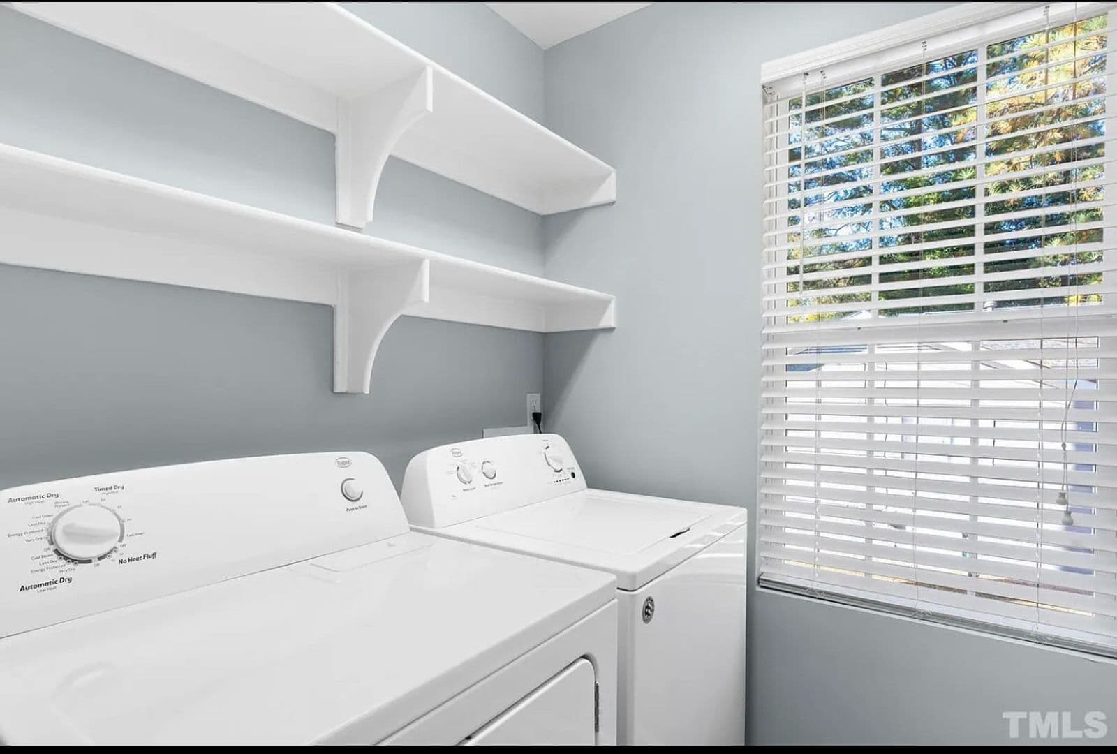 Raleigh House: 129 Pineland Cir