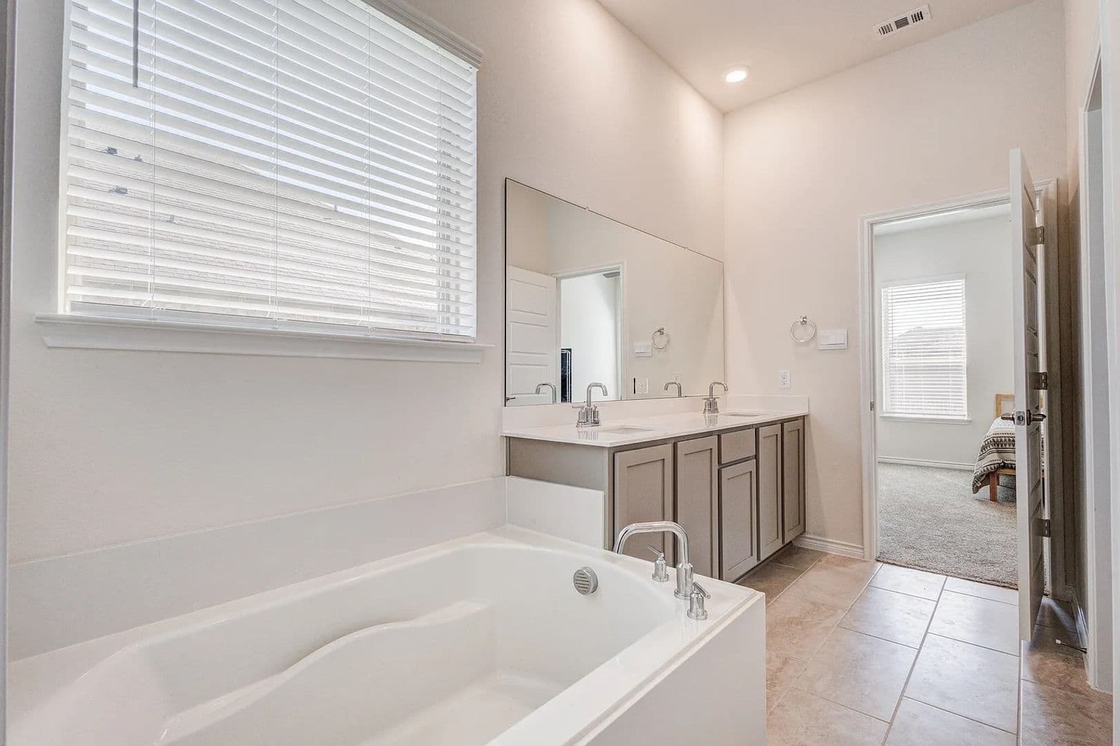 Garland House: 6993 Newby Ln