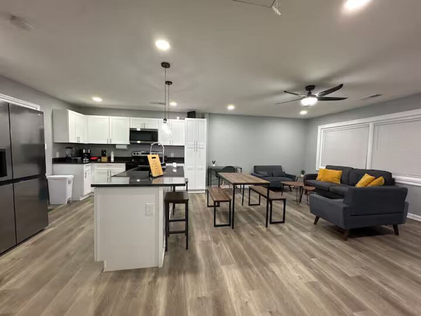 Riverdale House: 500 Denham St