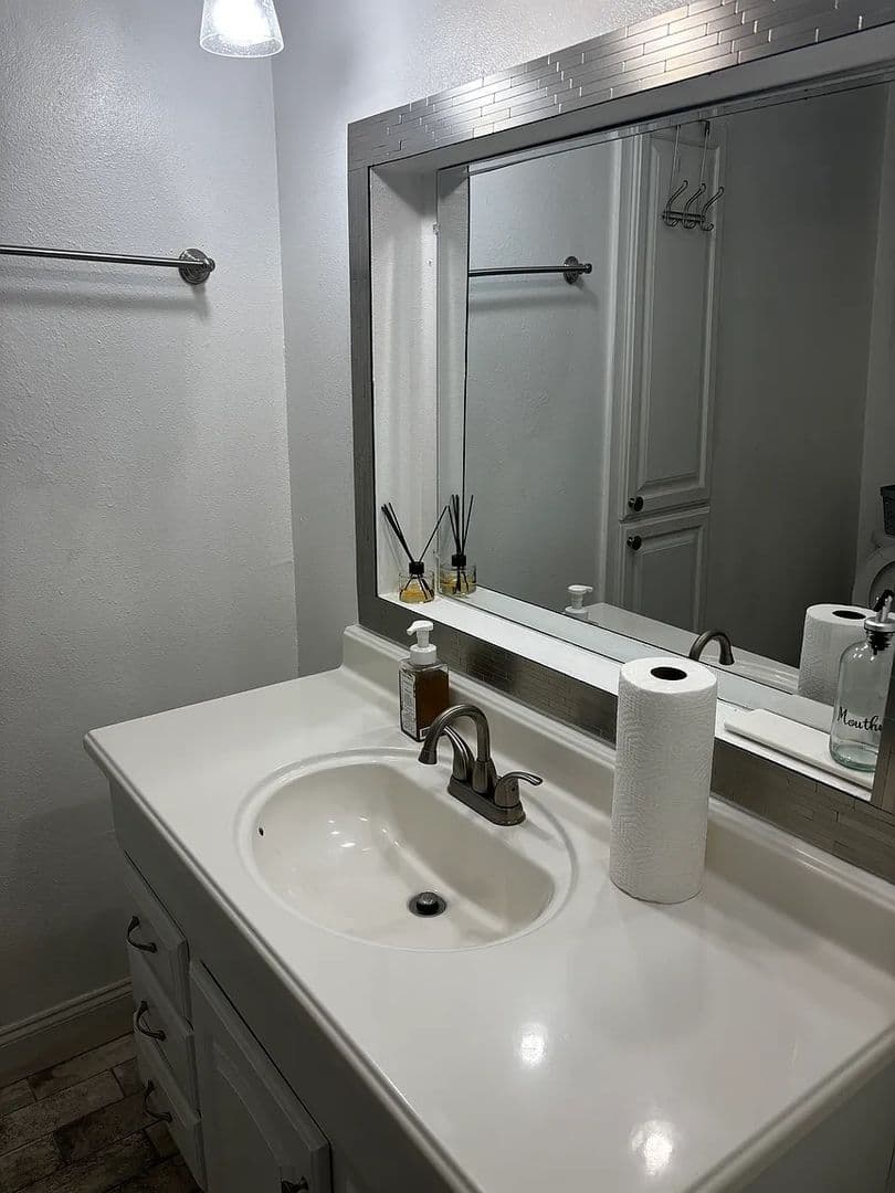 Fort Worth House: 8300 El Retiro Rd