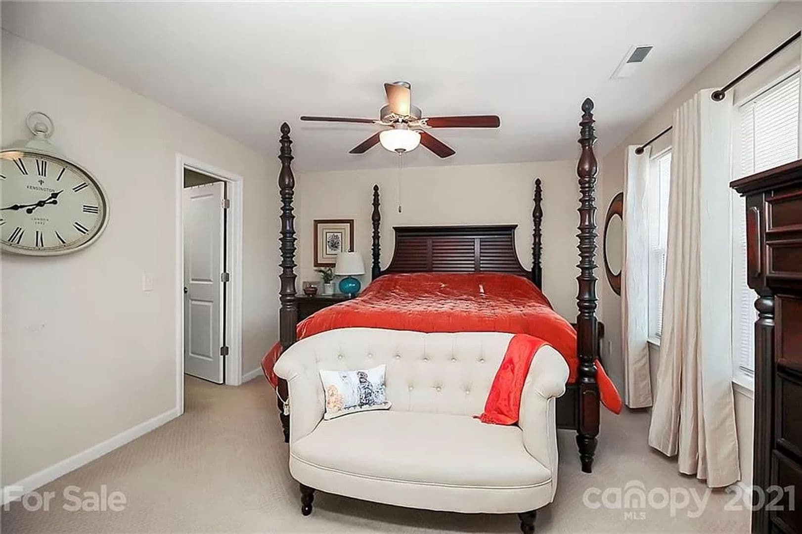 Charlotte House: 1502 Sharon Rd W