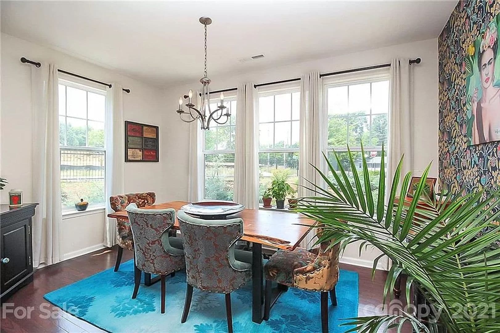 Charlotte House: 1502 Sharon Rd W