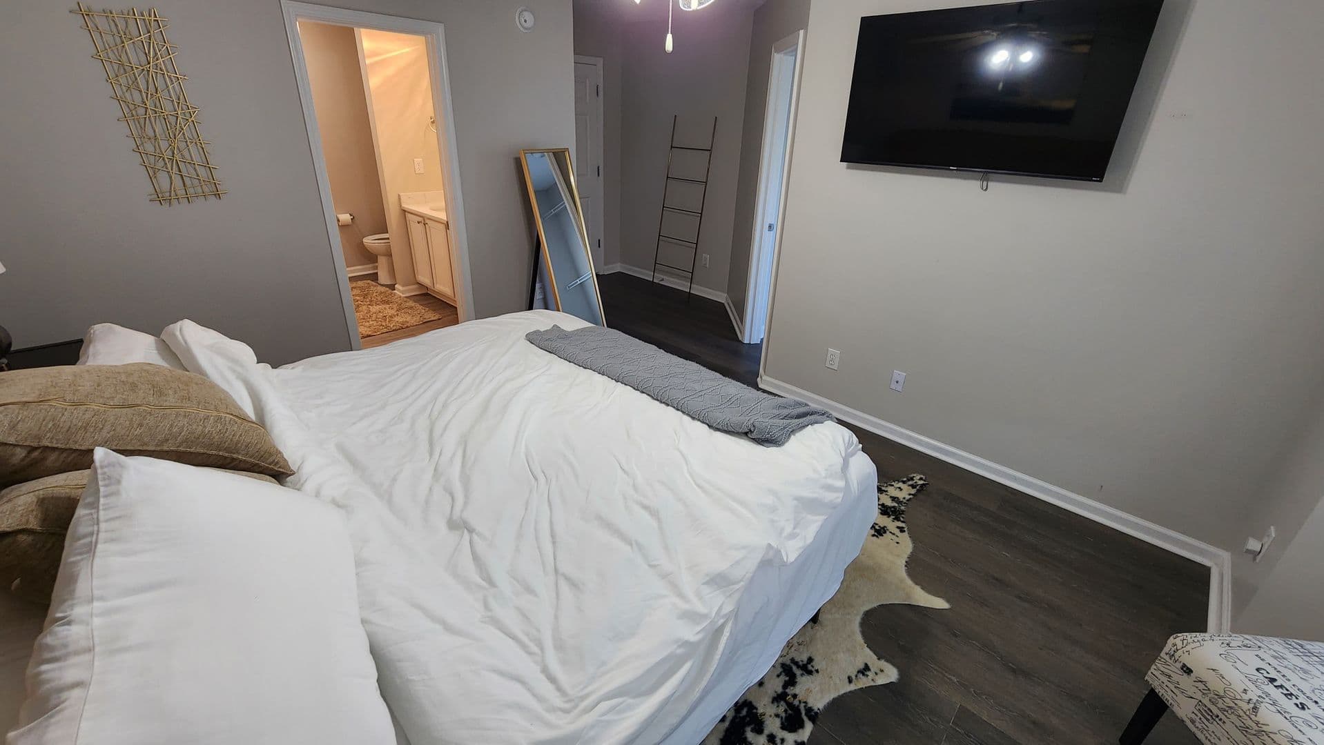 College Park House: 4850 W Park Cir